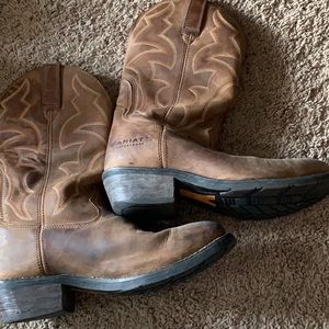 Ariat boots size 10.5
